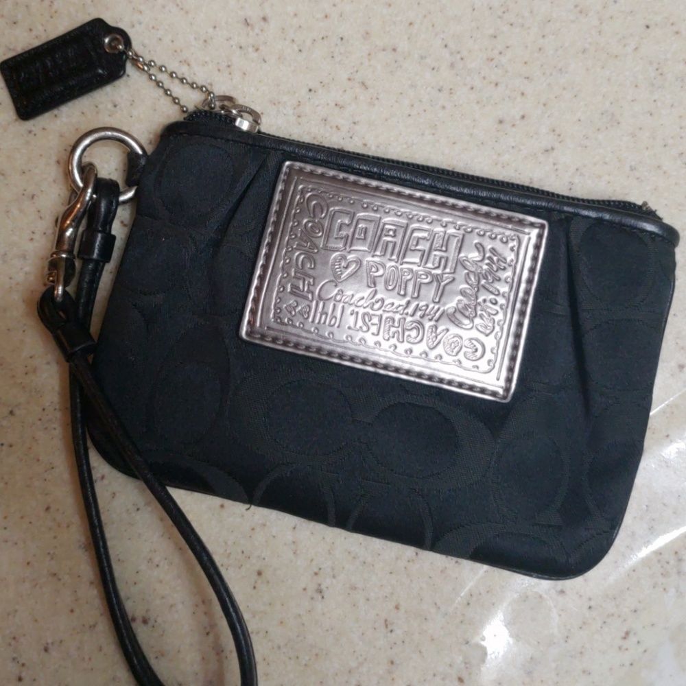 Coach poppy wristlet